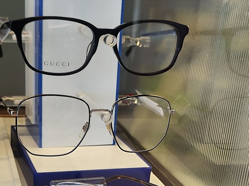 Óculos na vitrine
